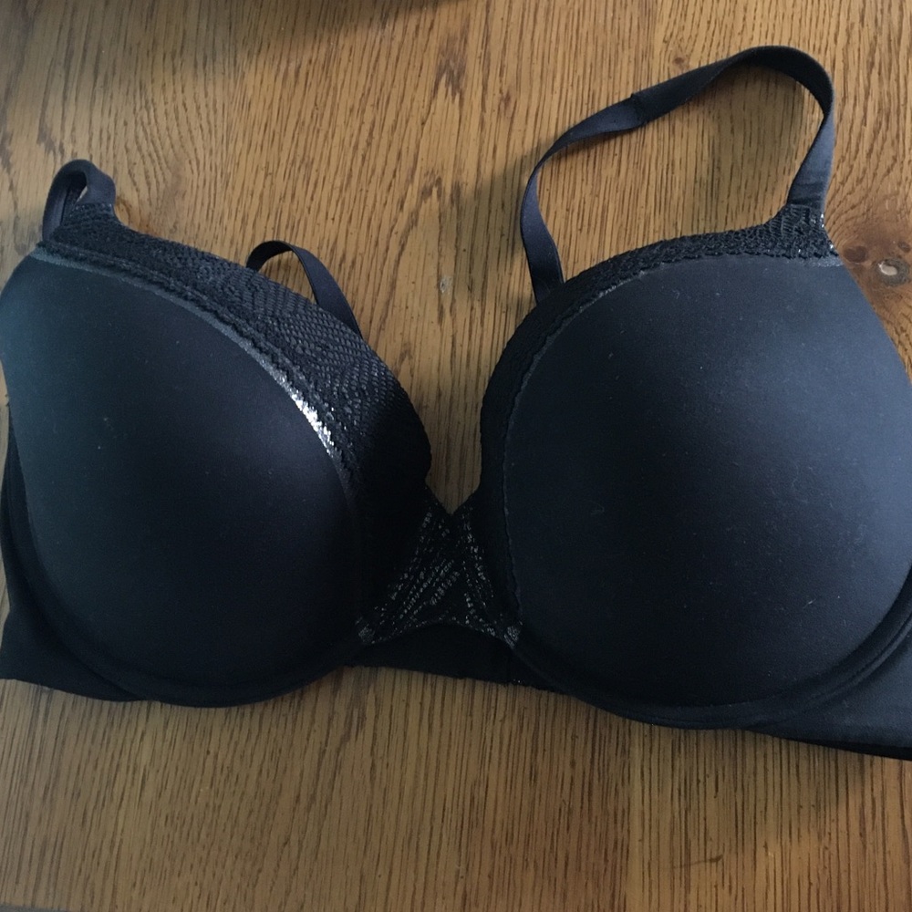 38DD Victoria’s Secret bra convertible straps